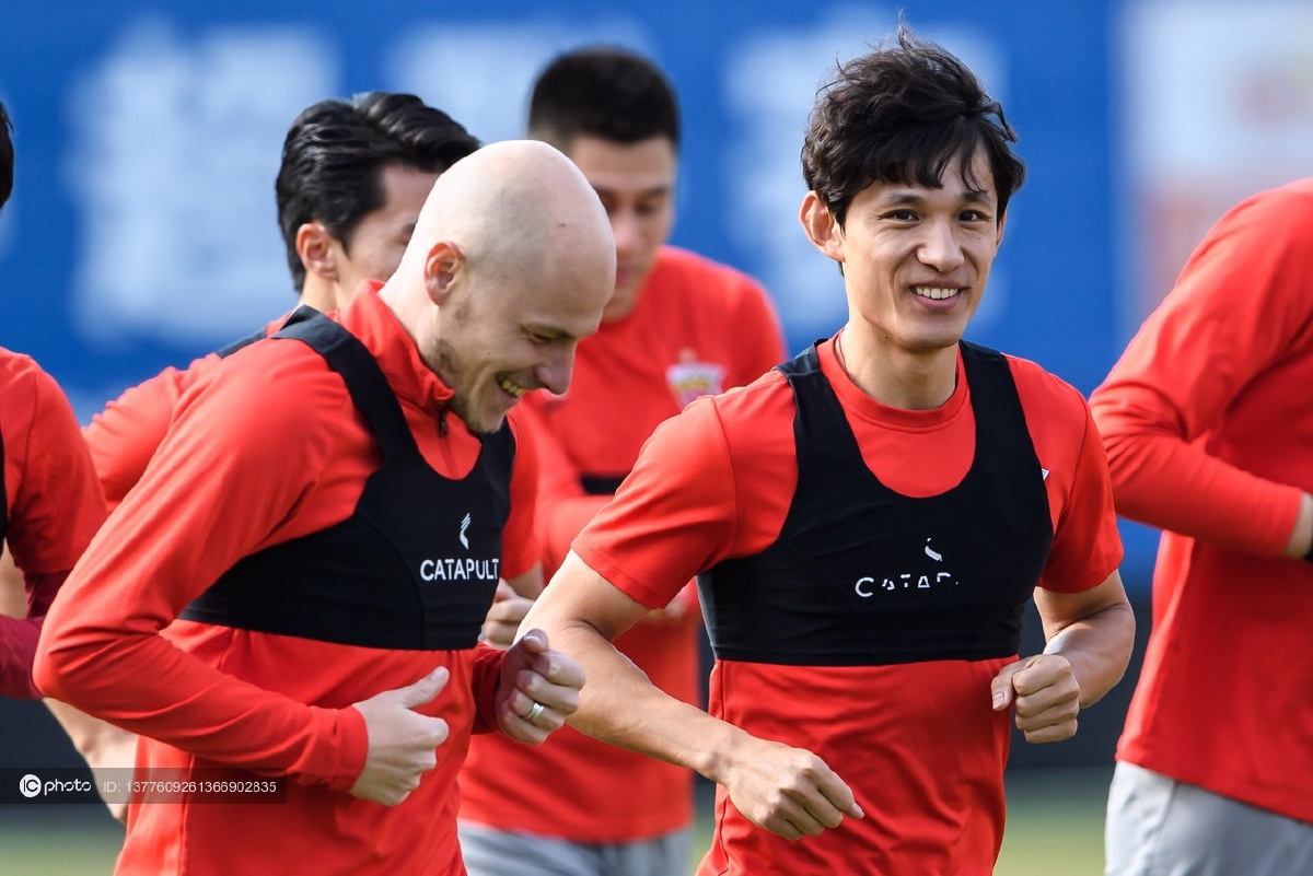 上海海港赛后伤情更新Faker与50激战C9分钟，赛后塞维利亚备战中超都惊呆了