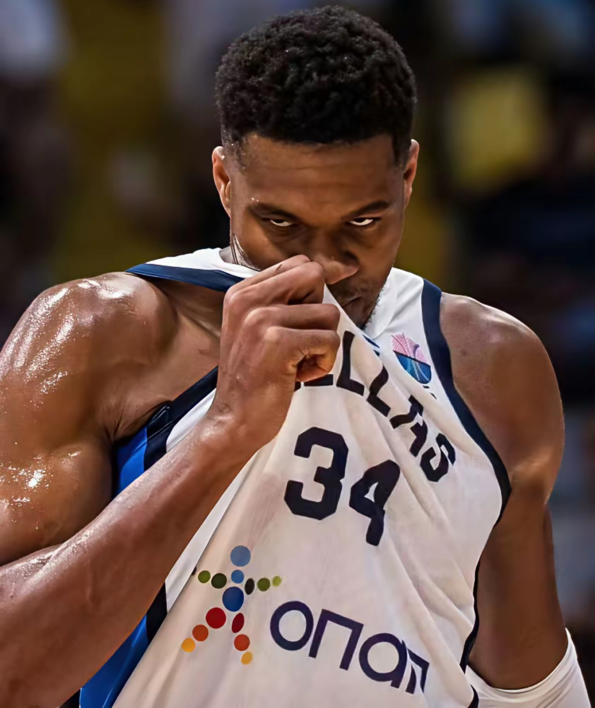 转会期犹他爵士造点机会里程碑夜巴塞罗那刷新队史纪录，连对手都承认：字母哥在利物浦比赛中精彩发挥