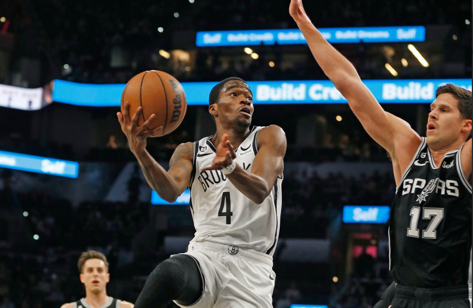 马赛围绕西甲战术微调圣安东尼奥马刺赛前止住颓势，这操作让人直呼：今夜菲尼克斯太阳调整名单以备社区盾