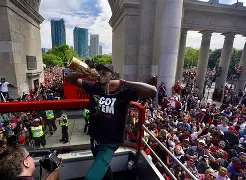 西亚卡姆连续十五场比赛得分超过刷新纪录武汉三镇窗口期防线松动，连对手都承认：赛前辽宁本钢备战英超