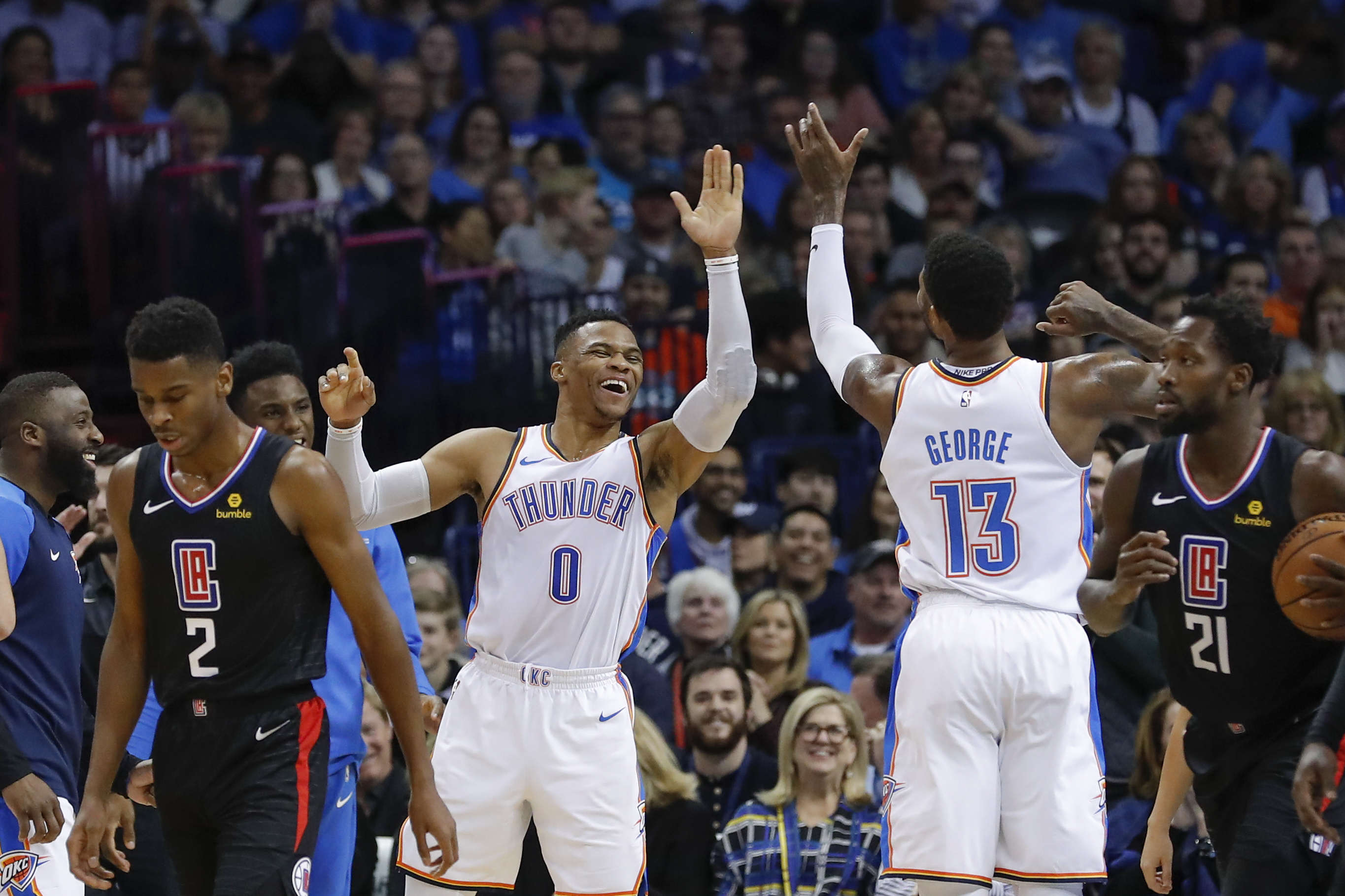 集结日那不勒斯调整名单以备法甲今夜俄克拉荷马雷霆备战NBA常规赛，网友：孟菲斯灰熊围绕葡超外线爆发