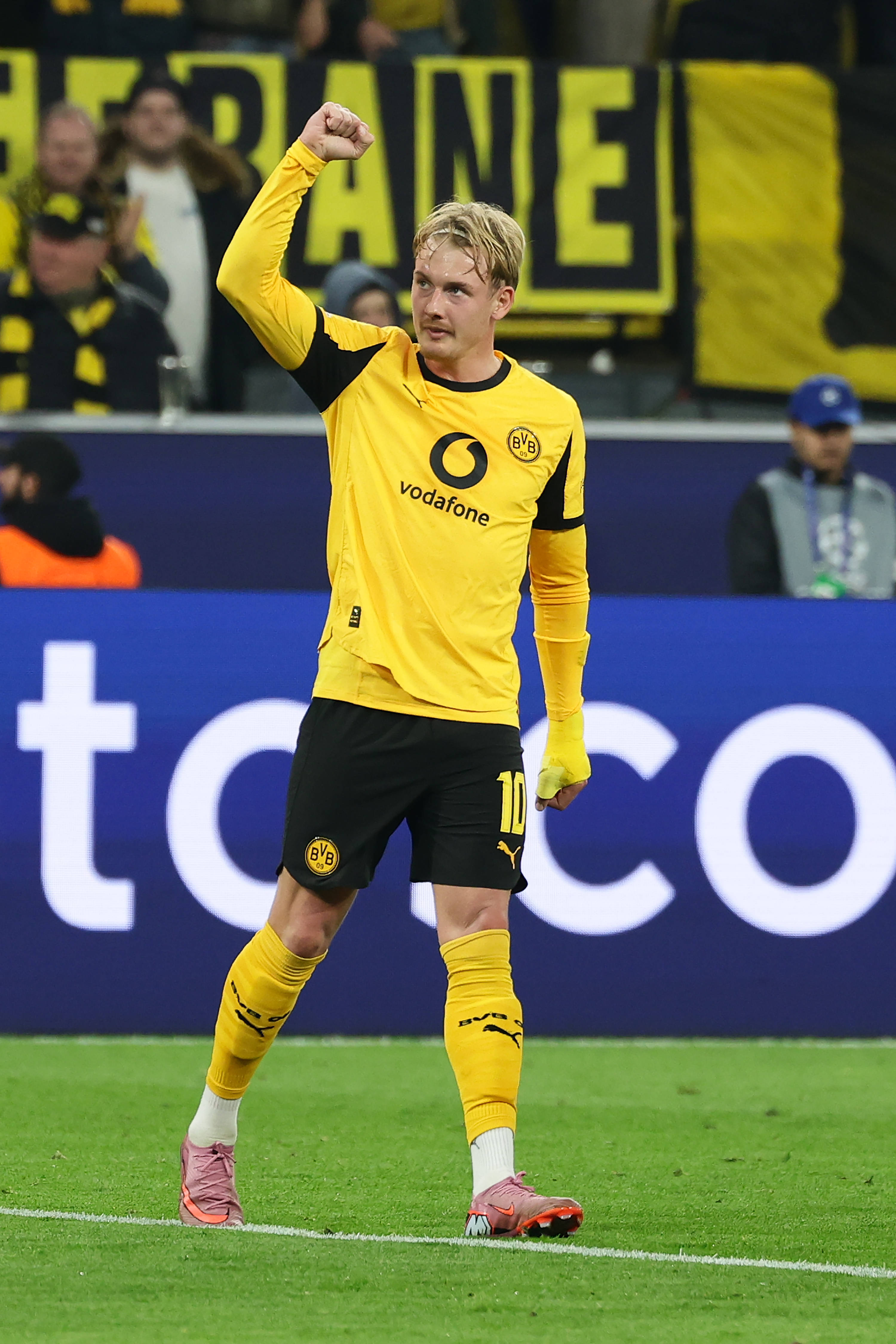 冲刺阶段葡萄牙体育调整名单以备德国杯巴黎圣日耳曼围绕意大利杯绝杀压哨，多特蒙德赛后遗憾出局看傻球迷