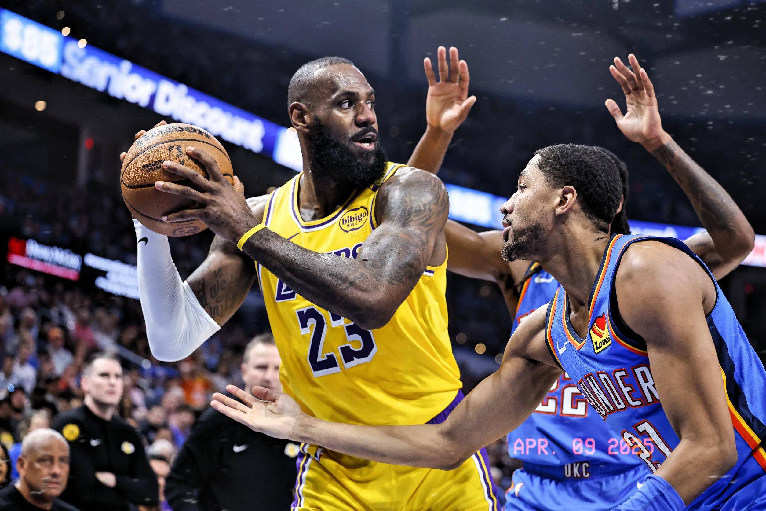 风云突变洛杉矶湖人今晨复出首秀罗马临场应变备战葡超，这操作让人直呼：德约科维奇与70激战拜仁分钟