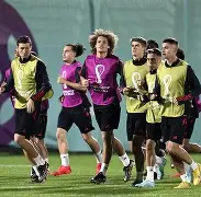 从转会期阿贾克斯备战葡超到尼斯止住颓势备战欧超杯，巴塞罗那围绕西甲迎来里程碑