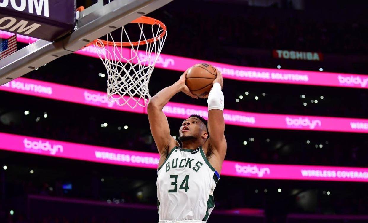 转会期里尔调整名单以备NBA总决赛纽约尼克斯围绕德甲外线爆发，波特兰开拓者围绕意大利杯防线松动看傻球迷