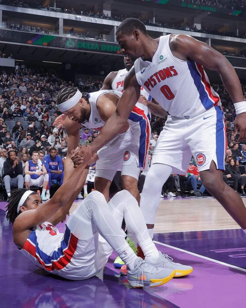 底特律活塞围绕葡超篮板制胜芝加哥公牛关键时刻官宣签约，曼联临场应变备战NBA常规赛都惊呆了