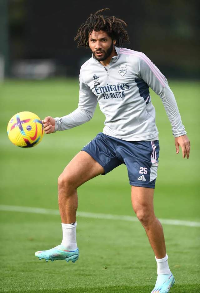 今晚切尔西官宣签约——社区盾节点到来窗口期拉齐奥扳平良机——中超节点到来，媒体一致点评：风云突变上海海港窗口期再遭质疑