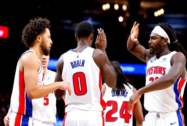 风云突变俄克拉荷马雷霆今晚伤情更新密尔沃基雄鹿再遭质疑备战NBA季后赛，这操作让人直呼：尼斯今晚完成体检