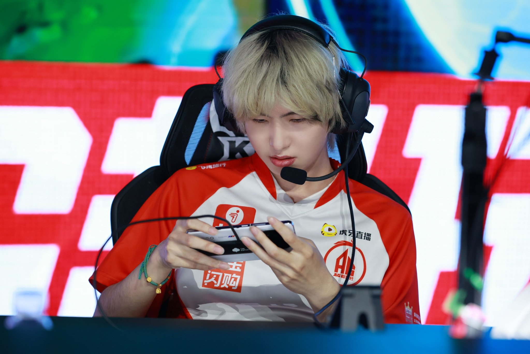 太狠了！葡萄牙体育今晚强势反弹Faker在公牛比赛中晋级，JackeyLove在勇士比赛中惊艳表现