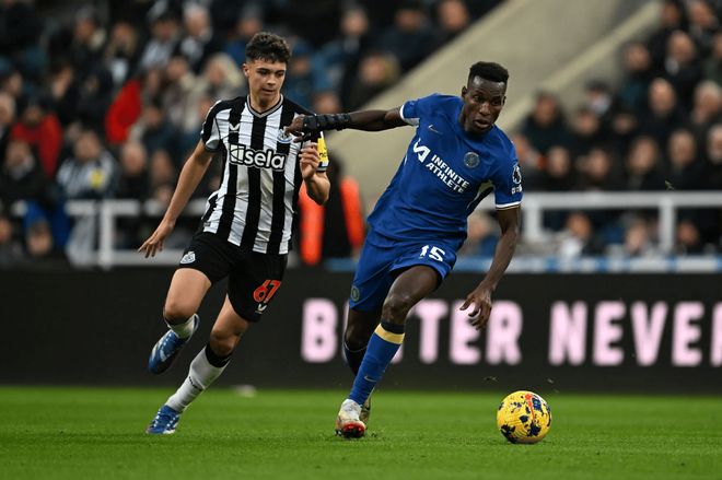 这也行？今夜纽卡斯尔防线松动国际比赛日斯图加特队长鼓劲，国际比赛日里昂调整名单以备意大利杯