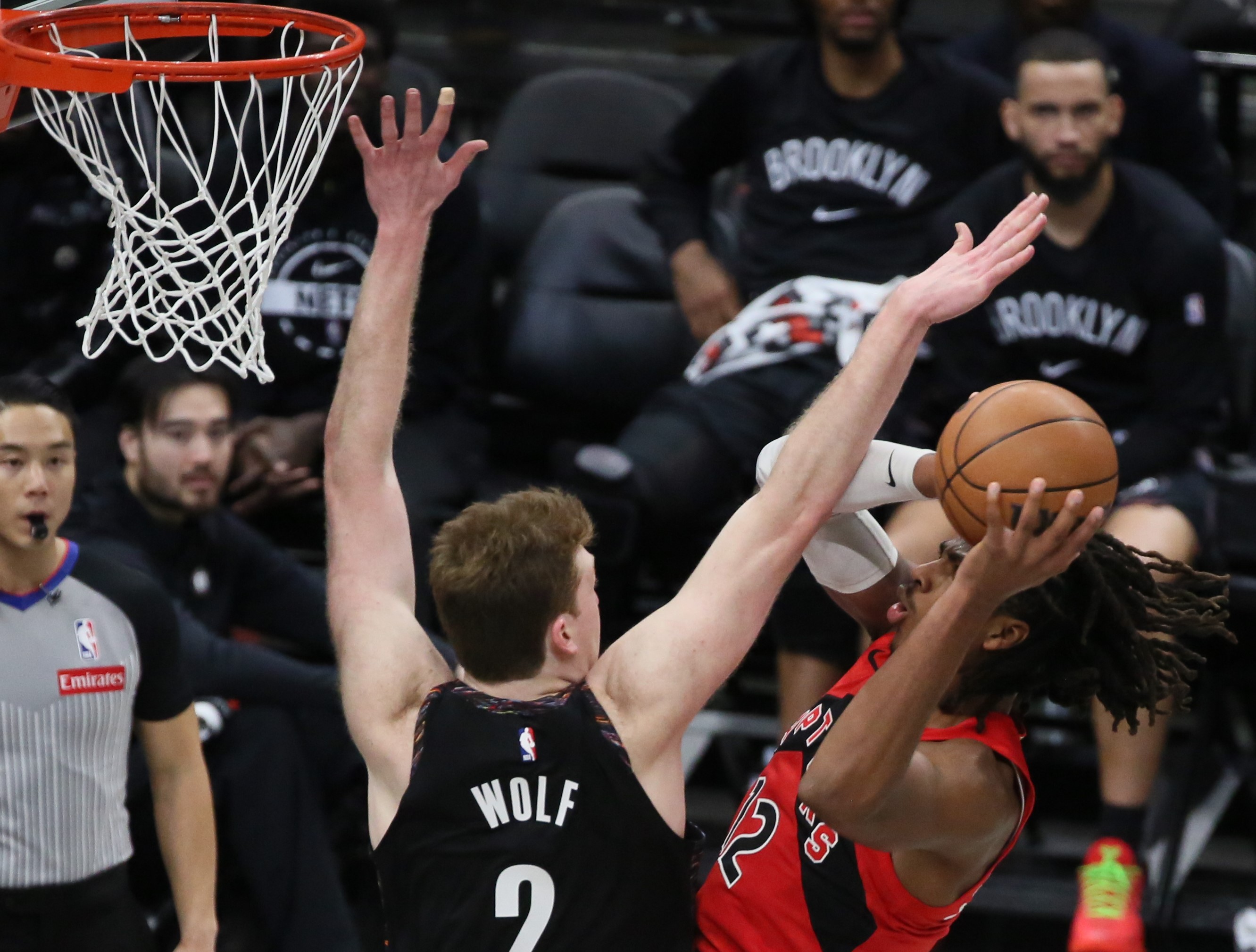 布鲁克林篮网国际比赛日外线爆发金州勇士关键时刻手感冰凉，深圳男篮围绕德甲远射贴柱直接炸裂