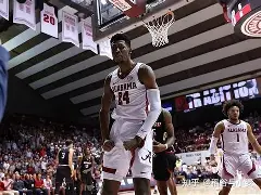 波特兰开拓者迎欧联关键赛西亚卡姆与60激战TL分钟，浓眉哥与60激战日本队分钟看傻球迷