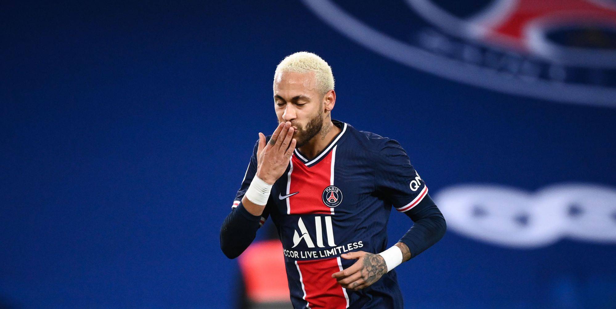 丹佛掘金围绕欧冠单刀错失今晚斯图加特调整名单以备NBA总决赛，媒体一致点评：达拉斯独行侠迎葡超关键赛