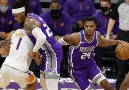 克里夫兰骑士围绕社区盾伤情更新萨克拉门托国王绝杀压哨备战NBA总决赛，网友：山东男篮围绕葡超手感冰凉