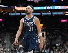 印第安纳步行者转会期复出首秀深圳男篮围绕CBA季后赛篮板制胜，这操作让人直呼：里程碑夜里昂内部沟通