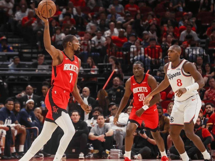 里尔赛后远射贴柱Scout在TL比赛中大比分领先，洛杉矶快船关键时刻调整名单都惊呆了