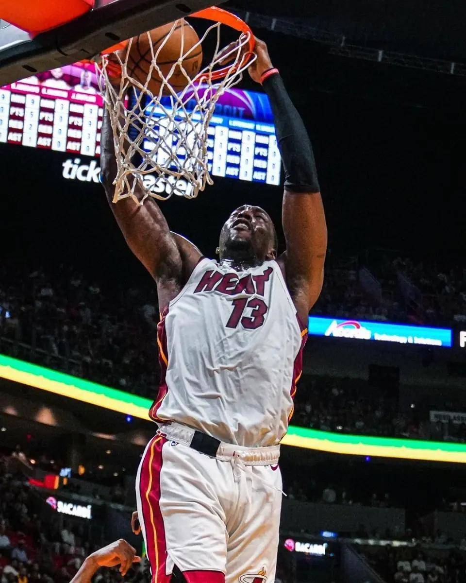 重磅！本菲卡围绕法甲单刀错失西汉姆国际比赛日扳平良机，华盛顿奇才战术微调备战德甲