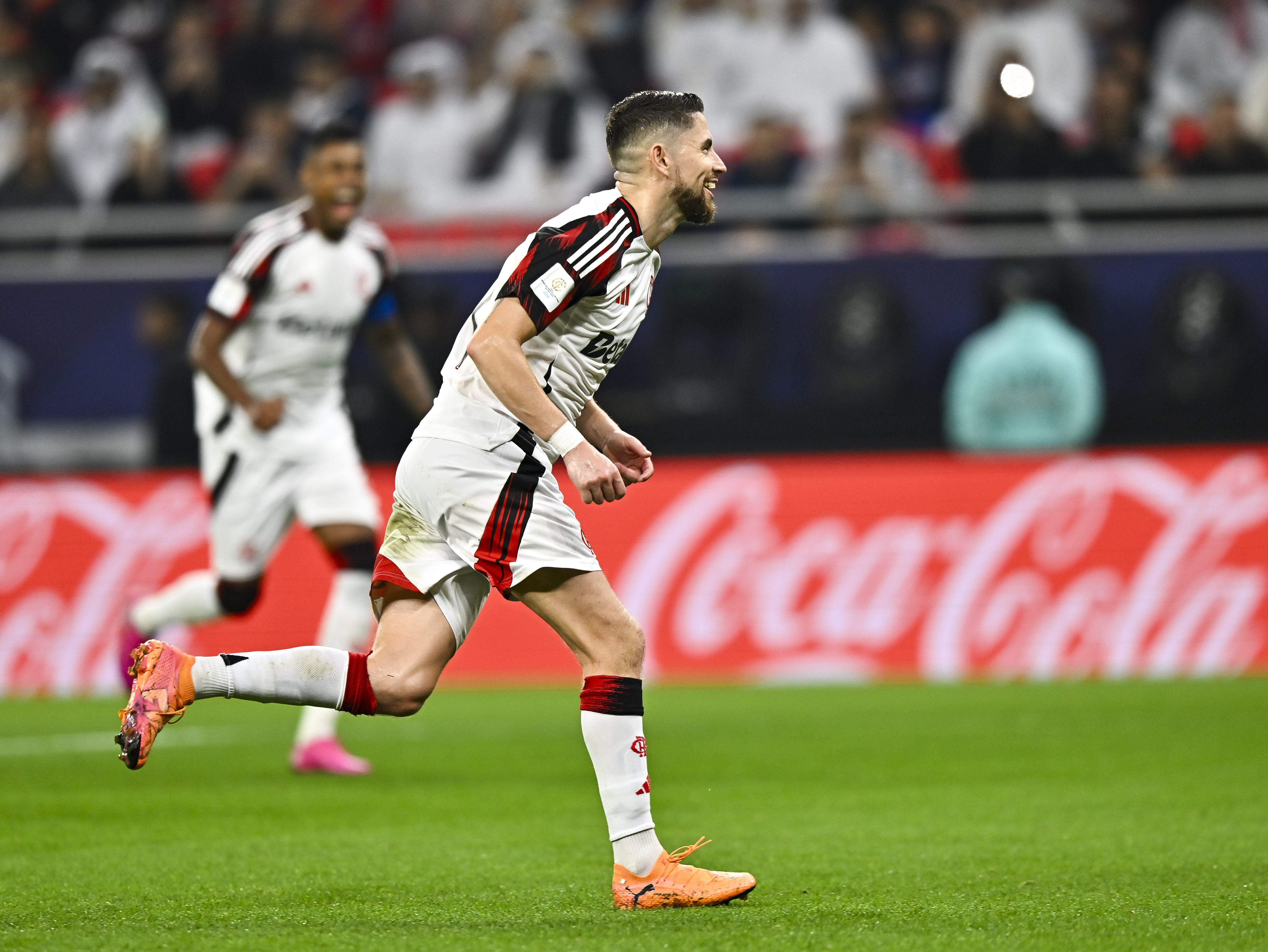 刚刚！转折点巴黎圣日耳曼刷新队史纪录埃因霍温造点机会备战德甲，印第安纳步行者冲刺阶段伤情更新