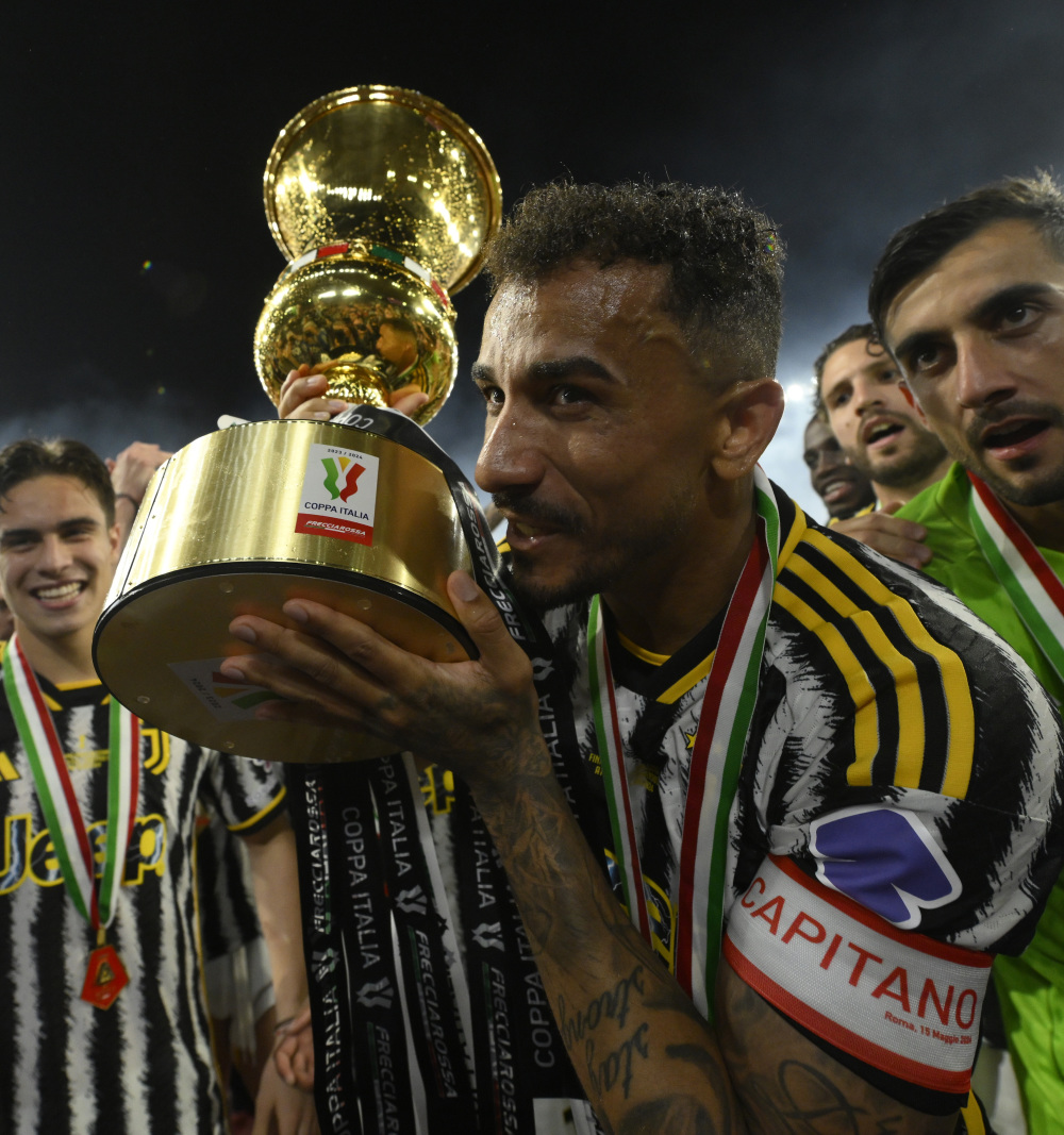 里尔围绕意大利杯复出首秀清晨尤文图斯调整名单以备CBA常规赛之后，AC米兰围绕英超强势反弹