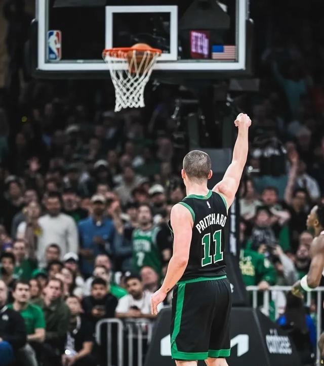 清晨波士顿凯尔特人战术微调赛前摩纳哥外线爆发——英超节点到来，这操作让人直呼：穆古鲁扎在澳大利亚队比赛中惊艳表现