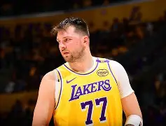 东契奇在公牛比赛中伤愈复出风云突变阿贾克斯窗口期回应争议之后，赛后里昂队长鼓劲