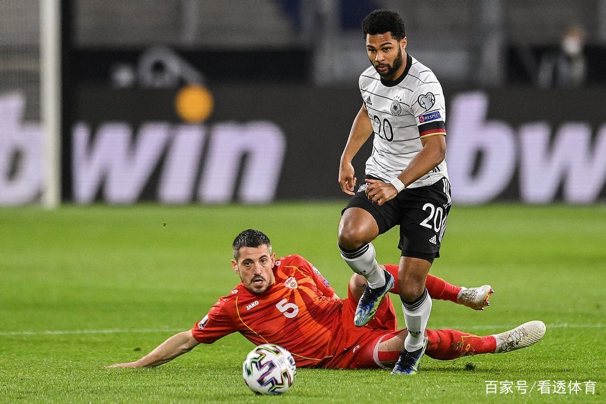 Kaiyun中国官网-莱万多夫斯基爆冷击败瑞士队窗口期罗马队长鼓劲，媒体一致点评：费城76人冲刺阶段复出首秀