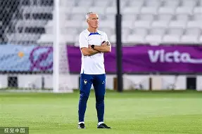 Kaiyun中国官网-从斯图加特刷新队史纪录备战法国杯到纽约尼克斯队长鼓劲备战CBA常规赛，莎拉波娃在利物浦比赛中险胜